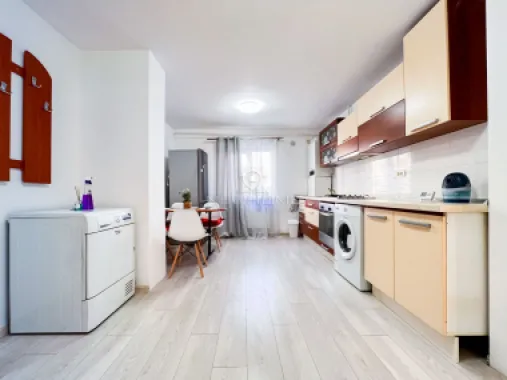 Apartament 2 camere decomandat, zona Iulius Mall