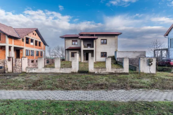 Casă spatioasa, construcție nouă – Zimandu Nou Teren 998 mp Comision 0