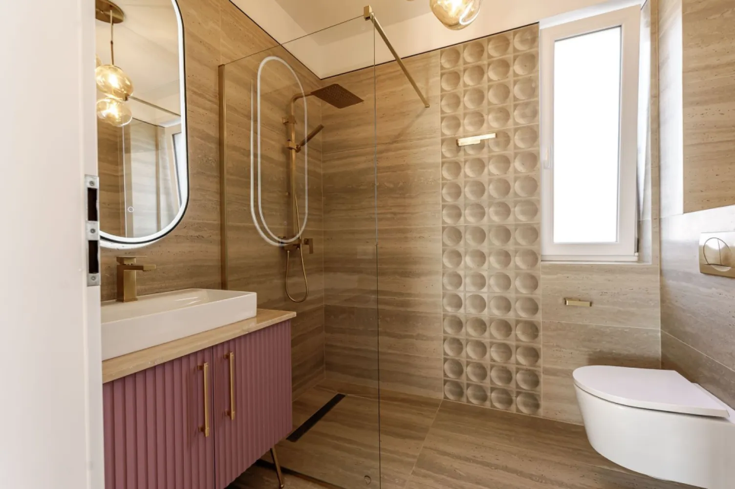 Clădire nouă P+2 cu showroom și birouri în Arad