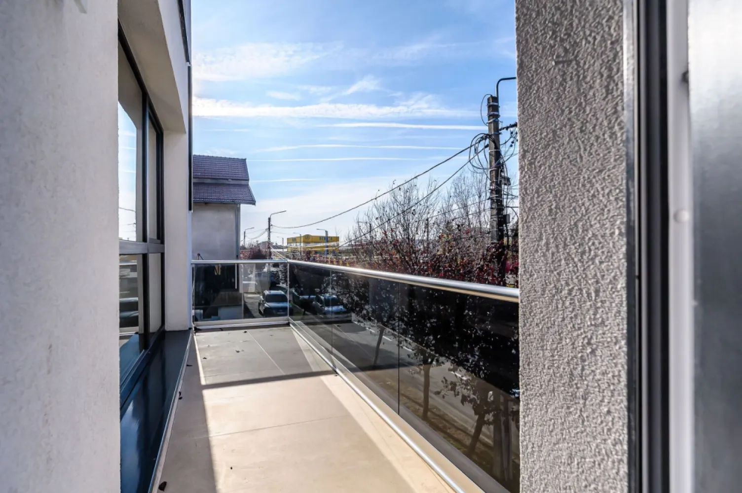Clădire nouă P+2 cu showroom și birouri în Arad