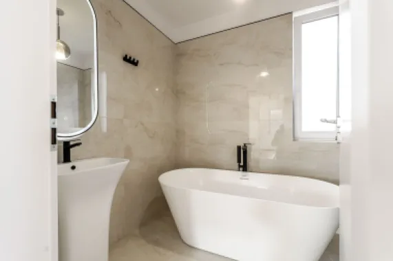 Clădire nouă P+2 cu showroom și birouri în Arad