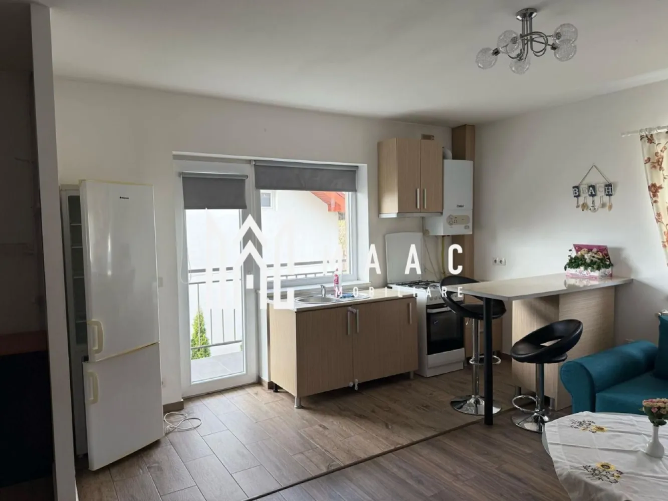 Apartament 2 Camere I Etajul 1I Selimbar - MAAC Imobiliare va propune spre închiriere un apartament modern cu 2 camere, situat la etajul 1 al unui imobil din Selimbar. Locuinta are balcon și o curte comuna cu zona de grătar. Se inchiriaza pe minim 12 luni. Nu sunt acceptate animale de companie. Se percepe garantie in cuantumul unei chirii lunare. Pentru mai multe detalii sau vizionare precizați telefonic ca ați văzut anunțul cu ID CP2856267 }}