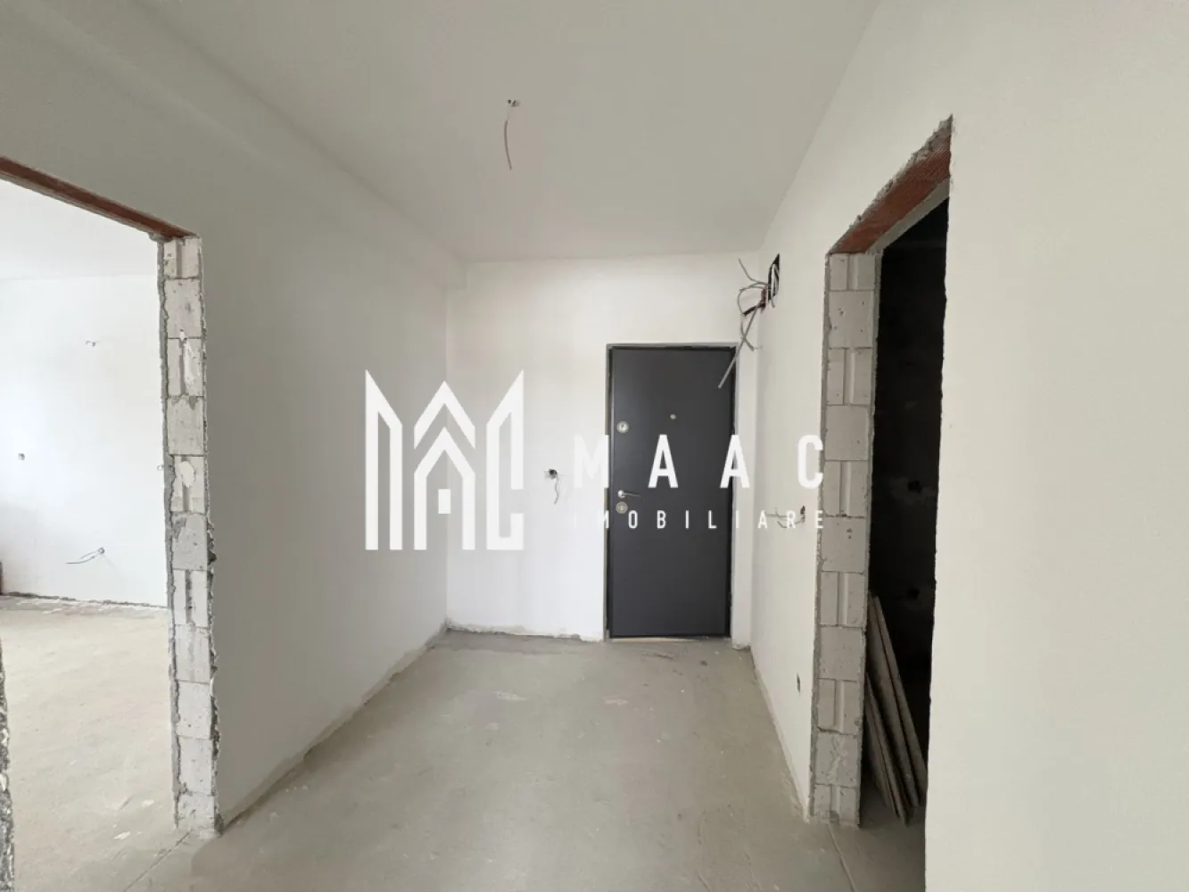 Apertament 2 Camere I Parter I Gradina I Selimbar - MAAC imobiliare va propune spre vânzare un apartament nou, situat la parter, cu grădină proprie de 20 mp ,loc de parcare,amplasat în Selimbar.

Locuinta cuprinde living ,dormitor, bucătărie, baie.
Dormitorul are iesire in balcon/ gradina.

Pentru mai multe detalii precizați ca ați văzut anunțul cu ID CP2981072
