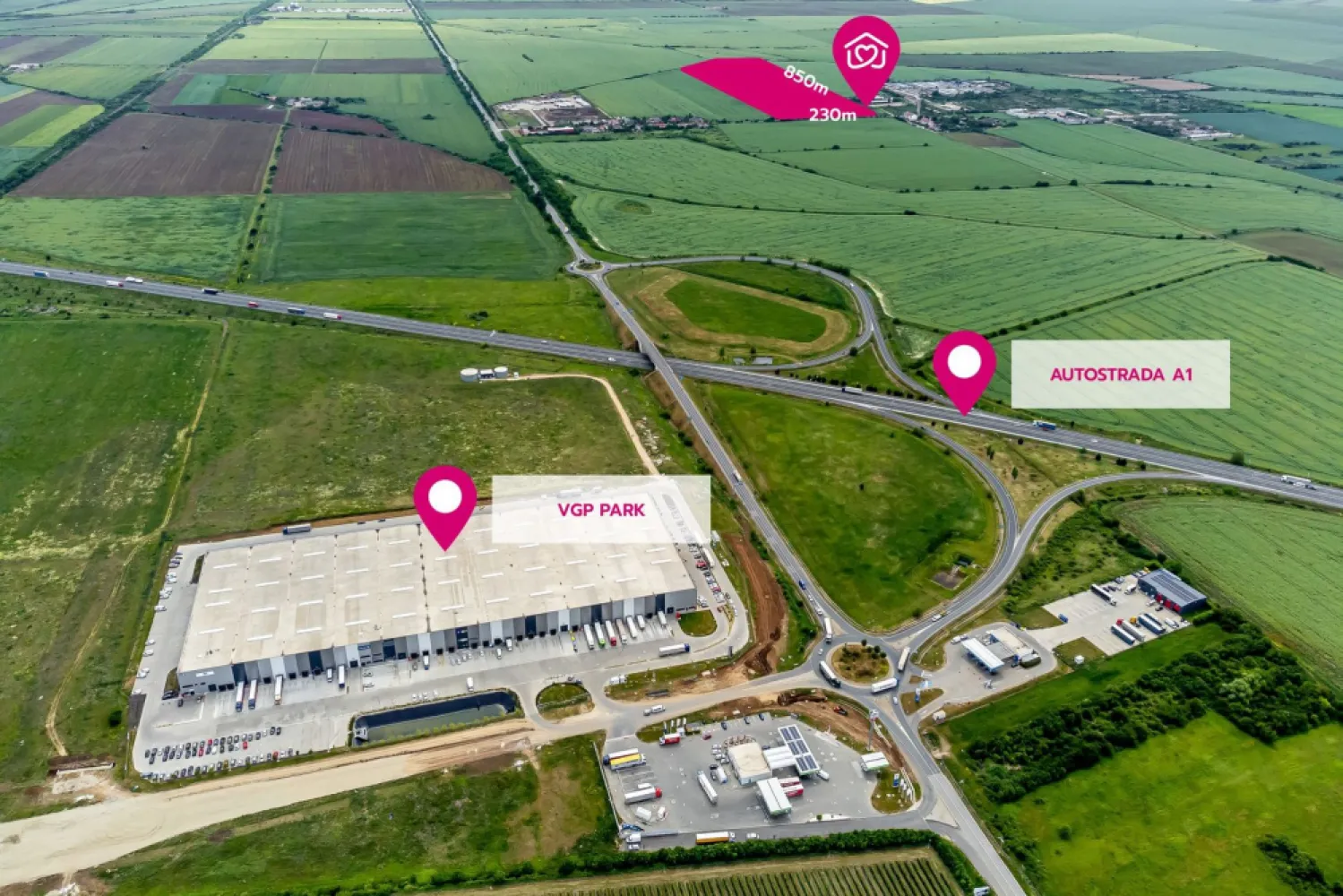 Teren cu PUZ ideal pentru parc logistic și de servicii - Oferim spre vânzare un teren excepțional, perfect pentru dezvoltarea unui parc logistic sau industrial, situat strategic în Arad, la coborârea/urcarea de pe Autostrada A1, Arad-Sud.

Detalii Teren:
Suprafață: 18 hectare
Front stradal: 230 metri
PUZ inclus: Prețul include obținerea PUZ-ului conform specificațiilor și nevoilor clientului, asigurând o dezvoltare sigură, rapidă și eficientă.

Localizare și Accesibilitate:
Terenul este situat strategic la coborârea/urcarea de pe Autostrada A1, Arad-Sud, facilitând accesul rapid și eficient pentru logistică și transport.
Aradul, fiind oraș de graniță cu Europa de Vest, oferă un avantaj strategic pentru operațiuni comerciale internaționale.

Vecinătăți și Facilități:
Parcuri industriale și logistice de renume: VGP PARK, CTP PARK, Parc Industrial Sud Arad
Firme și facilități: Internațional Alexander, Luar, OMV

Această locație strategică, combinată cu infrastructura existentă și accesul facil la rețelele de transport, face din acest teren o oportunitate ideală pentru investitori interesați de dezvoltarea unui parc logistic modern și eficient.

Contact:
0721356746 Florin Moș // Consultant imobiliar

Nu ratați șansa de a investi într-o locație cu potențial maxim de creștere și dezvoltare logistică!