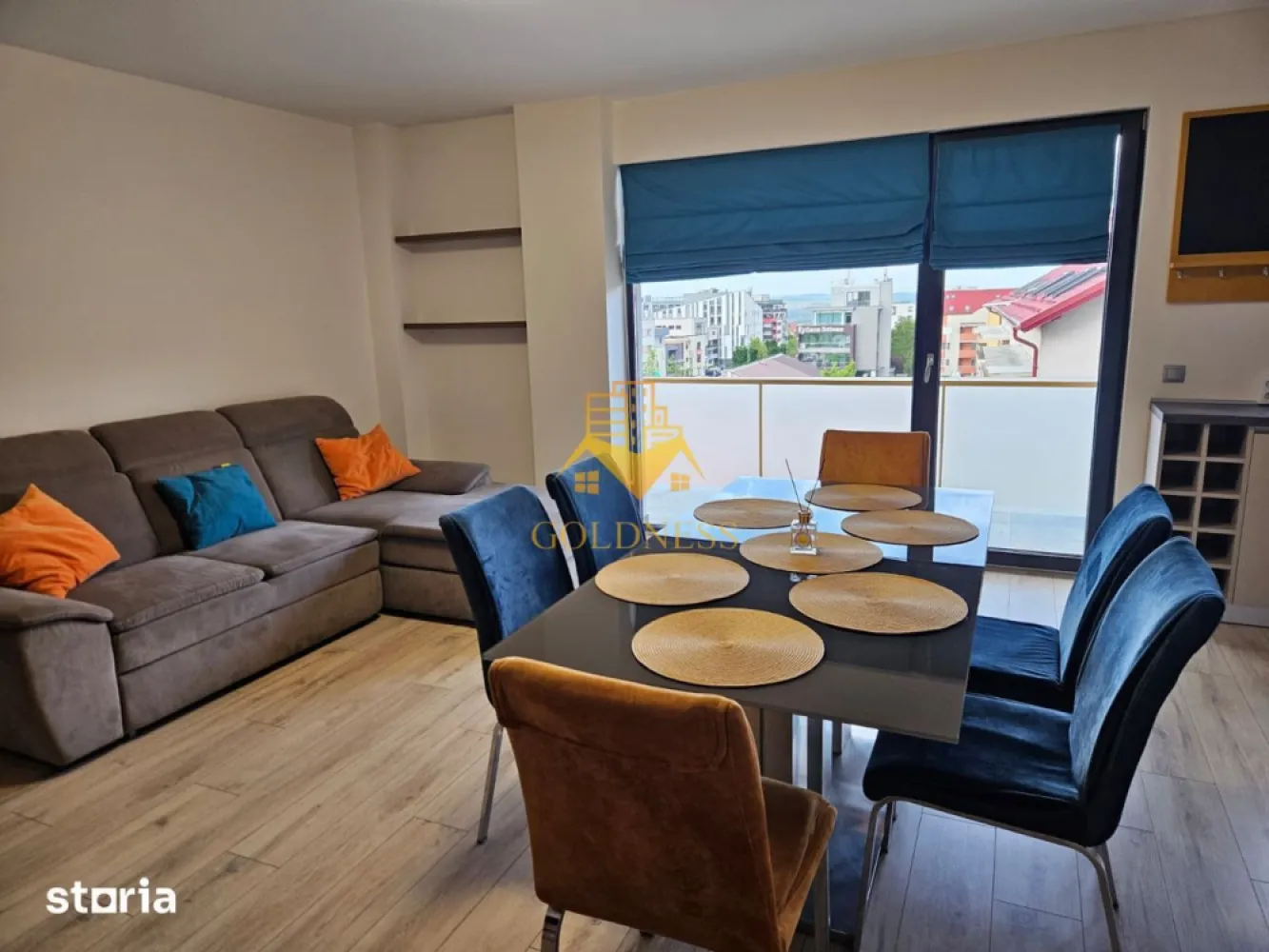 2 camere, Buna ziua, Calea Turzii, Grand Hotel Italia,Prima închiriere - GOLDNESS Imobiliare vă propune spre închiriere un apartament cu 2 camere complet mobilat și utilat, la etajul 3 într-un imobil de 5 etaje, în Cartierul Buna ziua.
Dispune de loc de parcare! Posibilitatea de al 2 lea.
Se află în apropierea stațiilor de transport în comun, magazine, restaurante, spații verzi, farmacii, etc. 

Apartamentul este compartimentat astfel:
 - dormitor cu pat matrimonial, dressing, noptiere
 - living cu canapea extensibilă 
 - bucătărie open space complet utilată și mobilată, loc de servit masa 
 - baie cu cada, calorifer port prosop și dulap pentru depozitare și uscător de rufe.
 - balcon 6mp.

Imobilul este dotat cu toate cele necesare- centrală proprie, frigider, aragaz, hotă, mașină de spălat haine și vase, etc. 

Dacă sunteți interesați de acest apartament și doriți să îl vizionați, dar și pentru alte oferte nu ezitați să ne contactați telefonic sau prin e-mail. Vă stăm la dispoziție!
Pentru intermediere se percepe un comision de 50% din prețul chiriei!