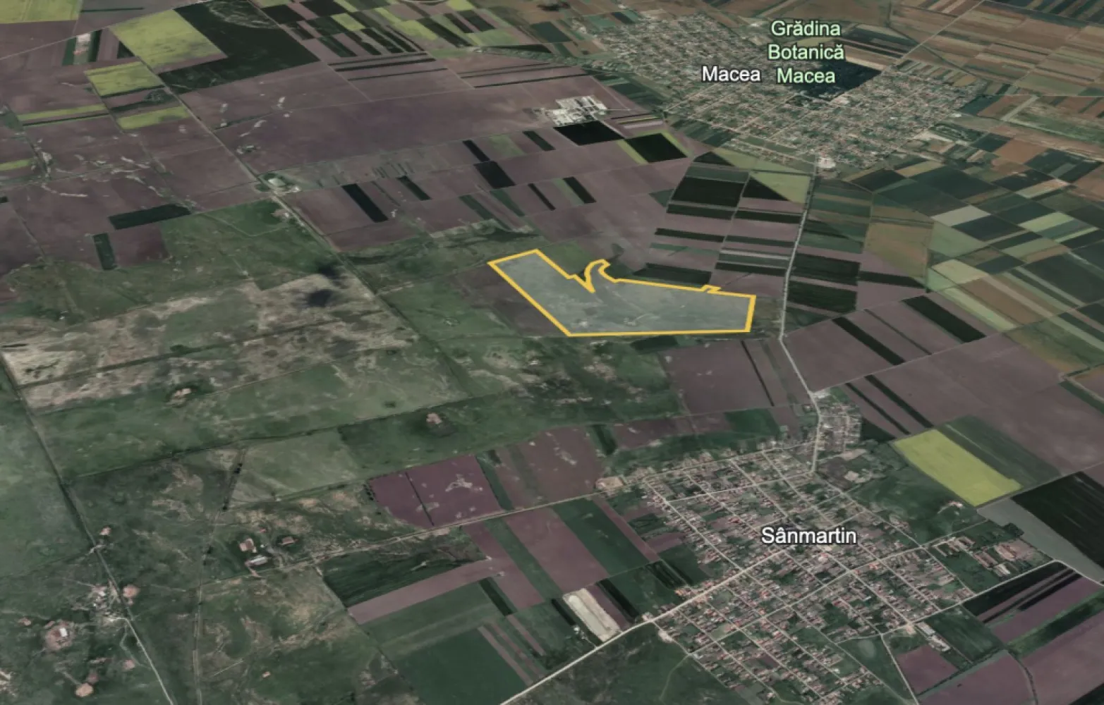 Teren 42 ha pentru parc fotovoltaic – Macea, Arad - Se oferă spre vânzare un teren extravilan, cu categoria de folosință pașune, situat în Comuna Macea, Județul Arad, ideal pentru dezvoltarea unui proiect de energie regenerabilă de mare anvergură, precum un parc fotovoltaic.

Caracteristicile proprietății includ:

-Suprafață totală: 424,700 mp, teren compact și plan, potrivit pentru proiecte de energie solară
-Locație: La 27 km de Arad, cu acces facil la DJ 709B, oferind o poziționare strategică pentru transport și infrastructură
-Infrastructură: Proximitatea față de liniile electrice de tensiune medie oferă posibilitatea de racordare la rețeaua electrică
-Topografie: Terenul este lipsit de vegetație semnificativă, pregătit pentru dezvoltare imediată

Prețul de achiziție este de 1.274.100 euro + TVA (21%), cu aplicarea măsurilor simplificate de TVA. 

Terenul poate fi închiriat pe termen lung în aceleași condiții avantajoase, pentru dezvoltarea unui parc fotovoltaic.

Pentru detalii suplimentare sau pentru a programa o vizionare, contactați 0721356746 FLORIN MOȘ

Cod anunț: CP1964859
