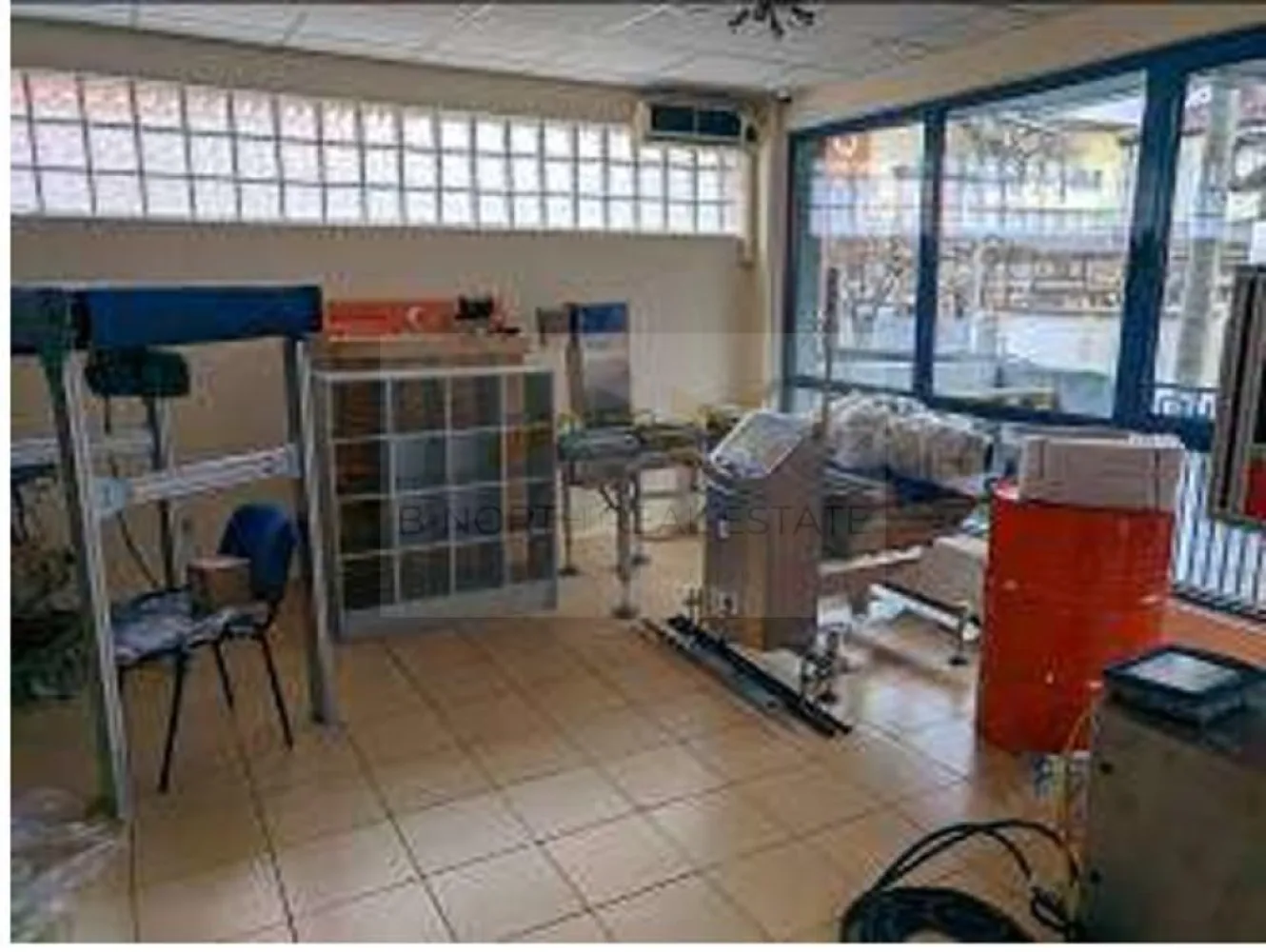 Clădiri de birouri de închiriat Sector 4 – 1.100 mp, vizibilitate stradală