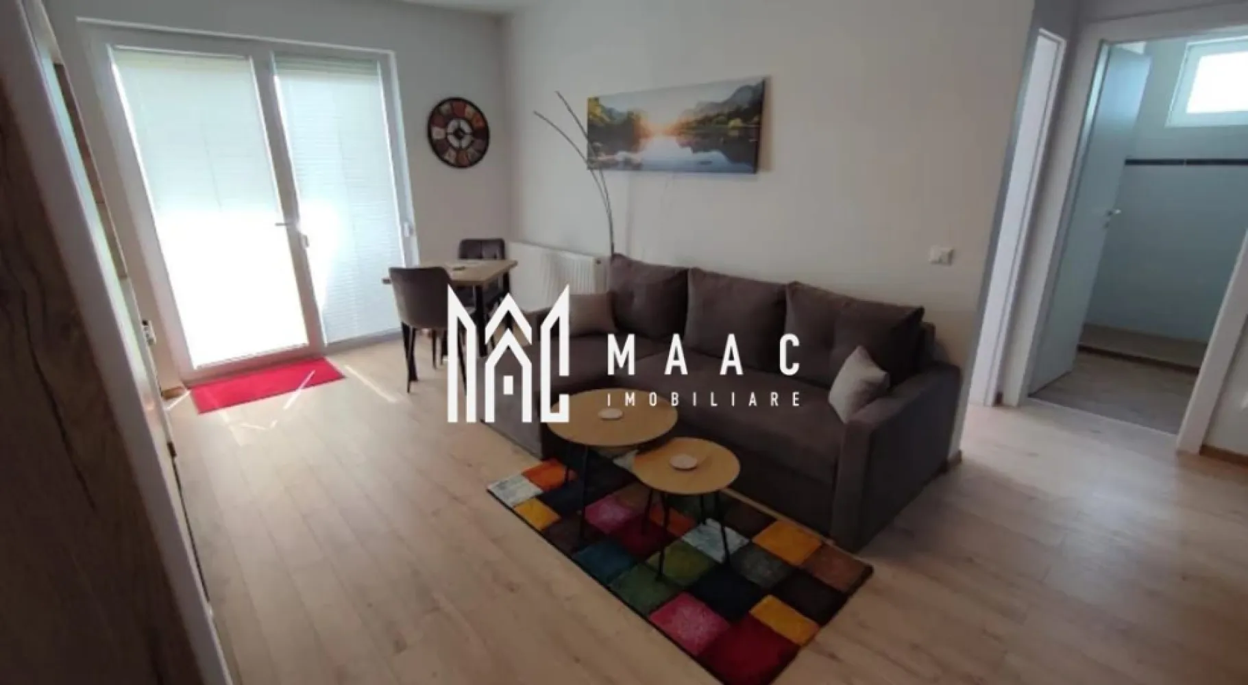 Apartament 2 camere I Turnișor I Vedere Panoramică - MAAC Imobiliare vă propune spre vânzare un apartament modern, situat în cartierul Turnișor – Sibiu, într-un imobil nou, finalizat în 2023, dotat cu lift și construit la standarde actuale de confort. Apartamentul este amplasat la etajul 3 și beneficiază de vedere frumoasă către munți, oferind lumină naturală și un ambient plăcut. Detalii proprietate: Suprafață utilă: 37 mp Compartimentare practică și luminoasă Loc de parcare inclus 🏡 Se vinde complet mobilat și utilat, exact ca în poze: Mobilier premium din lemn masiv Bucătărie realizată la comandă, cu spații de depozitare optimizate Electrocasnice incluse: plită electrică, hotă, frigider combi, cuptor cu microunde, mașină de spălat vase, aparat de cafea Baie cu geam pentru aerisire naturală, dotată cu mașină de spălat cu uscător Rulouri la geamuri pentru confort termic și intimitate Finisaje moderne, stare excelentă – gata de mutare Apartamentul este ideal atât pentru locuință proprie, cât și pentru investiție (închiriere), fiind situat într-o zonă liniștită, cu acces rapid către oraș, magazine și mijloace de transport. 📸 Se vinde exact ca în poze. Pentru mai multe detalii și vizionări, precizati telefonic ca ati vazut anuntul cu ID: CP2904015 }}