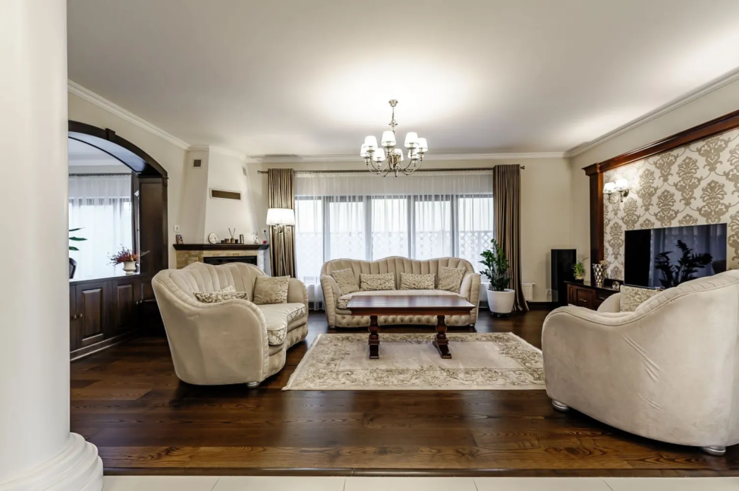 PRET NOU!!! Vilă de Lux în Grădiște - Agenția AcasăArad vă prezintă spre vânzare o casă nouă, frumoasă cu finisaje de excepție și mobilată elegant.
Acest imobil se recomandă clienților pretențioși care caută calitatea finisajelor în combinație cu designul arhitectural elegant și o oază de liniște și relaxare.
Vila este finalizată în 2018, are o suprafață utilă de 430 mp și suprafața totală 750 mp și este compusă din: demisol, parter și etaj. 
Demisol - garaj,hol,cameră tehnică, cămară de alimente, spațiu de depozitare și o bucătărie
Parter - birou, living spațios cu loc de luat masa, bucătărie și baie
Etaj - dormitor matrimonial cu baie și balcon, două dormitoare, baie și dressing
Clasa energetica A
Centrală termică pe gaz și lemne
Incălzire în calorifere
Izolație termică 10 cm
Utilități standard
Această proprietate vă oferă avantajele proximității de centru cu libertatea de a avea un spațiu personal generos , frumos amenajat și plăcut.

Dacă am reușit să vă stârnim interesul sunați acum la:

Telefon - 0742267773 - Andreea Szuchanszki Consultant imobiliar
CP1520695

Nu dispui de toată suma? Te ajutăm noi gratuit! Îți obținem oferte de la 16 bănci.

Ai o proprietate de vânzare în Arad și vrei să știi cât valorează cu adevărat?
Sună-mă pentru o evaluare gratuită, fără obligații.

Birou: ACASĂ | Agenție imobiliară Arad
Bulevardul Decebal 2, Arad 310133