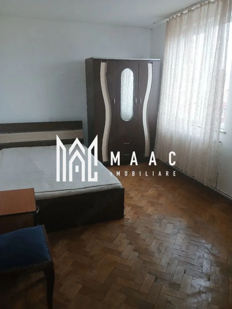 Apartament 2 camere | Traian | 62 mp | - MAAC Imobiliare vă propune spre închiriere un apartament cu 2 camere decomandat, situat în cartierul Ostroveni, pe Bulevardul Pandurilor, în zona A-uri, una dintre cele mai căutate zone rezidențiale din Râmnicu Vâlcea.
Locuința este ideală pentru persoane singure, cupluri sau familii care își doresc confort, acces rapid către facilitățile urbane și o închiriere pe termen lung.
Caracteristici:
Apartament cu 2 camere decomandat
Situat în zona A-uri – Ostroveni
Amplasat pe Bulevardul Pandurilor
Se închiriază semimobilat
Disponibil pentru închiriere pe termen lung
Chirie: 250 €/lună, negociabil
Compartimentare:
Living
Dormitor
Bucătărie separată
Baie
Hol
Dotări:
Centrală termică proprie
Mobilier parțial
Compartimentare decomandată
Spații bine organizate și funcționale
Avantaje:
Poziționare excelentă într-o zonă apreciată și bine conectată
Acces rapid către magazine, școli, grădinițe, farmacii și mijloace de transport
Centrală proprie pentru un confort termic sporit și controlul costurilor
Ideal pentru închiriere pe termen lung
Raport foarte bun între preț și facilitățile oferite
Pentru informații suplimentare și programarea unei vizionări, echipa MAAC Imobiliare vă stă la dispoziție. ID 3179501