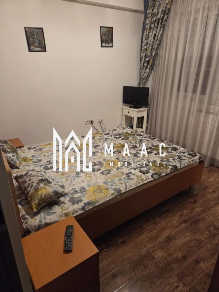 Apartament 2 camere decomandat | Central, Râmnicu Vâlcea | 50 mp, renovat - Apartament cu 2 camere decomandat de închiriat în zona Central din Râmnicu Vâlcea, cu 50 mp utili, renovat, complet mobilat și utilat, disponibil pentru mutare imediată.

Detalii proprietate:
• Suprafață utilă: 50 mp
• Suprafață construită: 60 mp
• Compartimentare: 2 camere, 1 dormitor, 1 baie, 1 bucătărie, hol și balcon
• Etaj 4 din 4
• An construcție: 1977, construcție finalizată
• Stare interioară: renovat
• Complet mobilat și utilat
• Dotări confirmate: centrală termică proprie, aer condiționat, mobilier modern și electrocasnice incluse

Zonă și acces:
Proprietatea este amplasată în zona Central din Râmnicu Vâlcea, cu acces facil către magazine, restaurante, mijloace de transport și alte puncte de interes. Poziționarea oferă acces rapid către zonele importante ale orașului.

Cod anunț CP3179505. Contactați echipa MAAC Imobiliare pentru mai multe informații și pentru programarea unei vizionări.