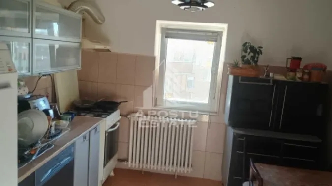Apartament cu 3 camere, de vanzare, zona Girocului, Timisoara