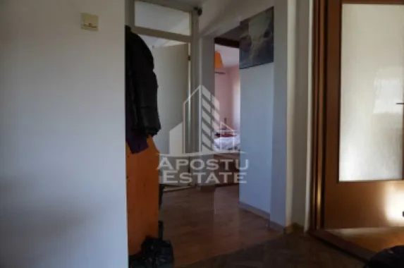 Apartament cu 3 camere, de vanzare, zona Girocului, Timisoara