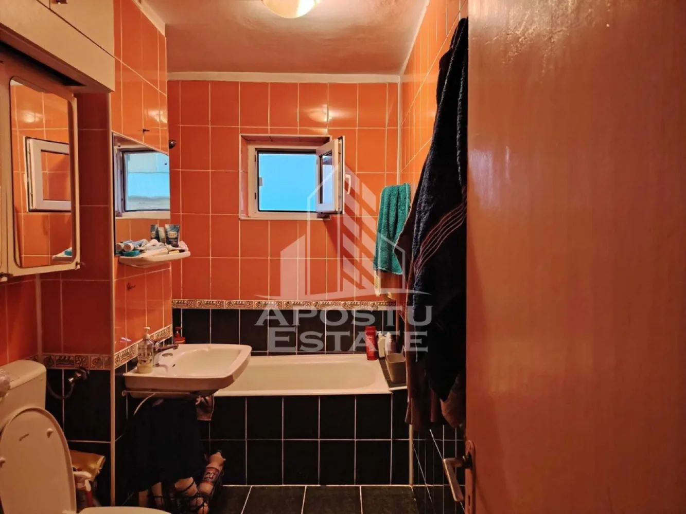Apartament cu 3 camere, de vanzare, zona Girocului, Timisoara