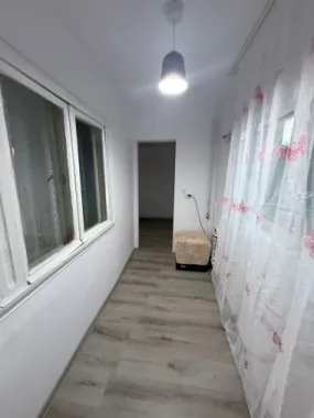 De vanzare apartament cu 2 camere, etaj 4/4, recent renovat, 33.000 euro