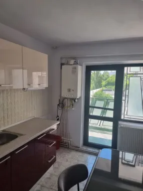 De inchiriat apartament cu 3 camere, zona Garii, etaj 3, 490 euro negociabi