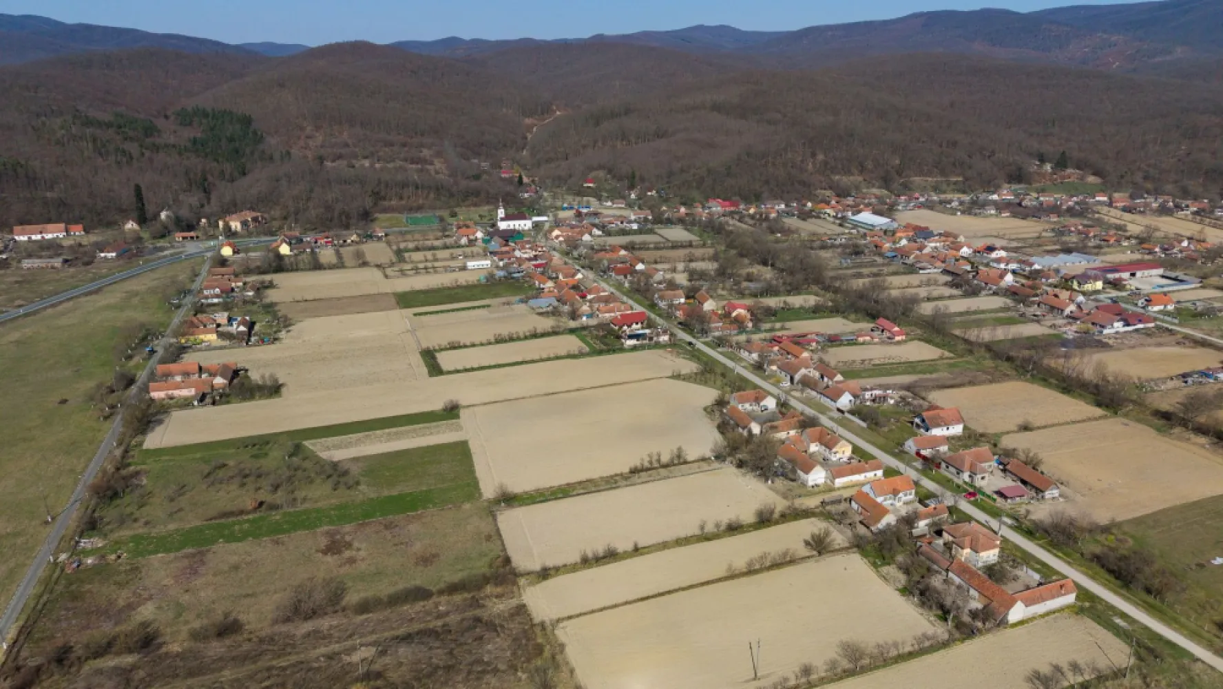 Loc de casă în Odvoș - Conop 3000mp