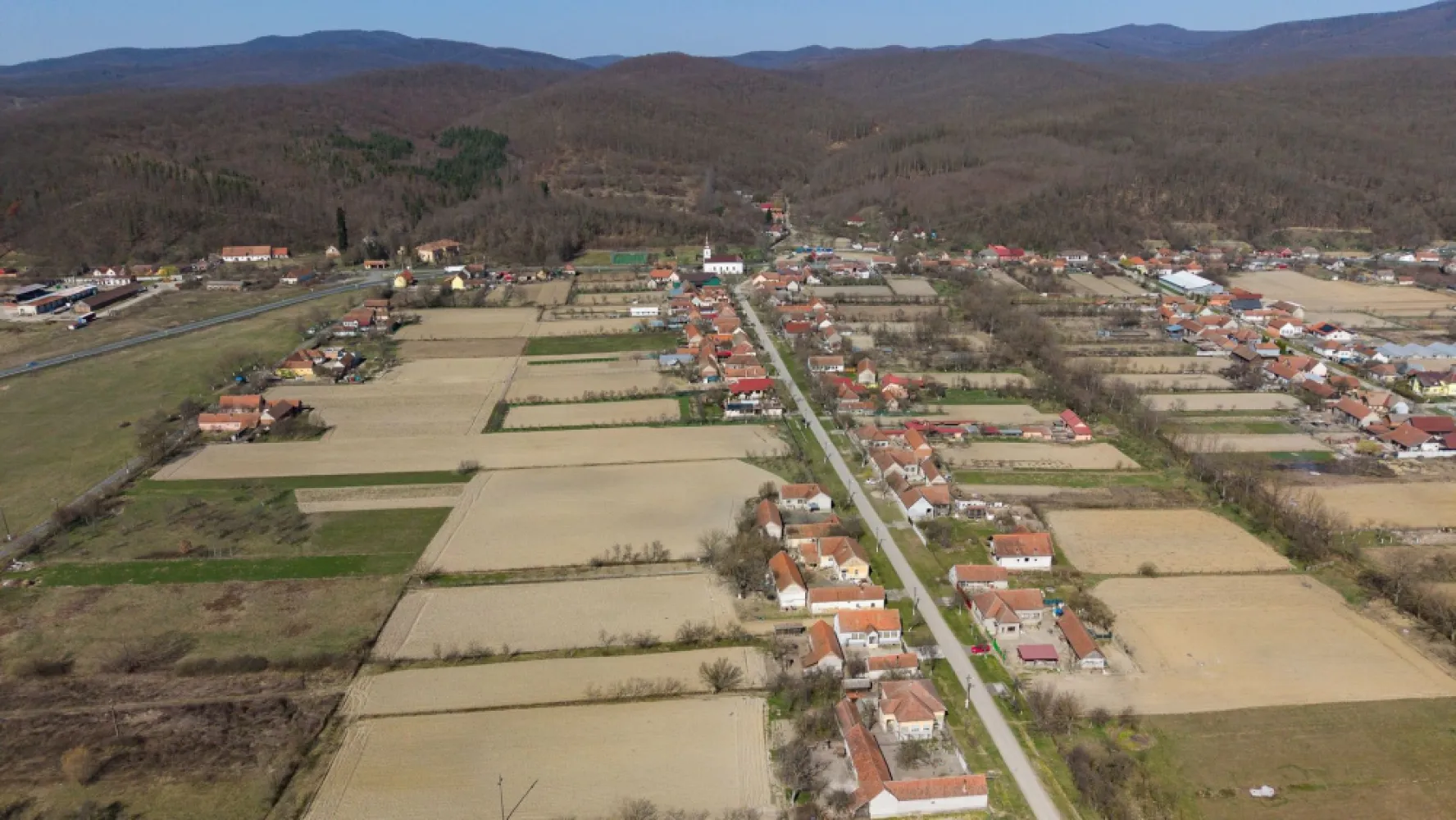 Loc de casă în Odvoș - Conop 3000mp
