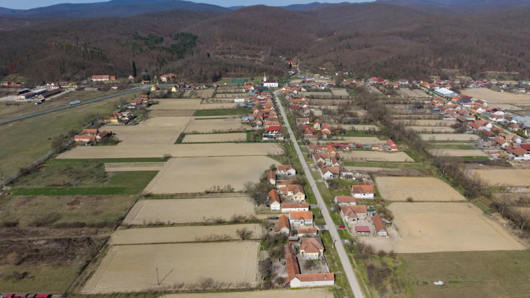 Loc de casă în Odvoș - Conop 3000mp