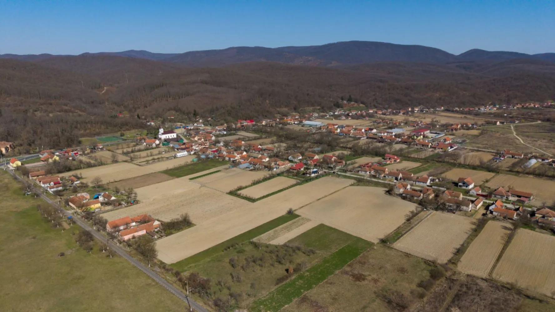 Loc de casă în Odvoș - Conop 3000mp