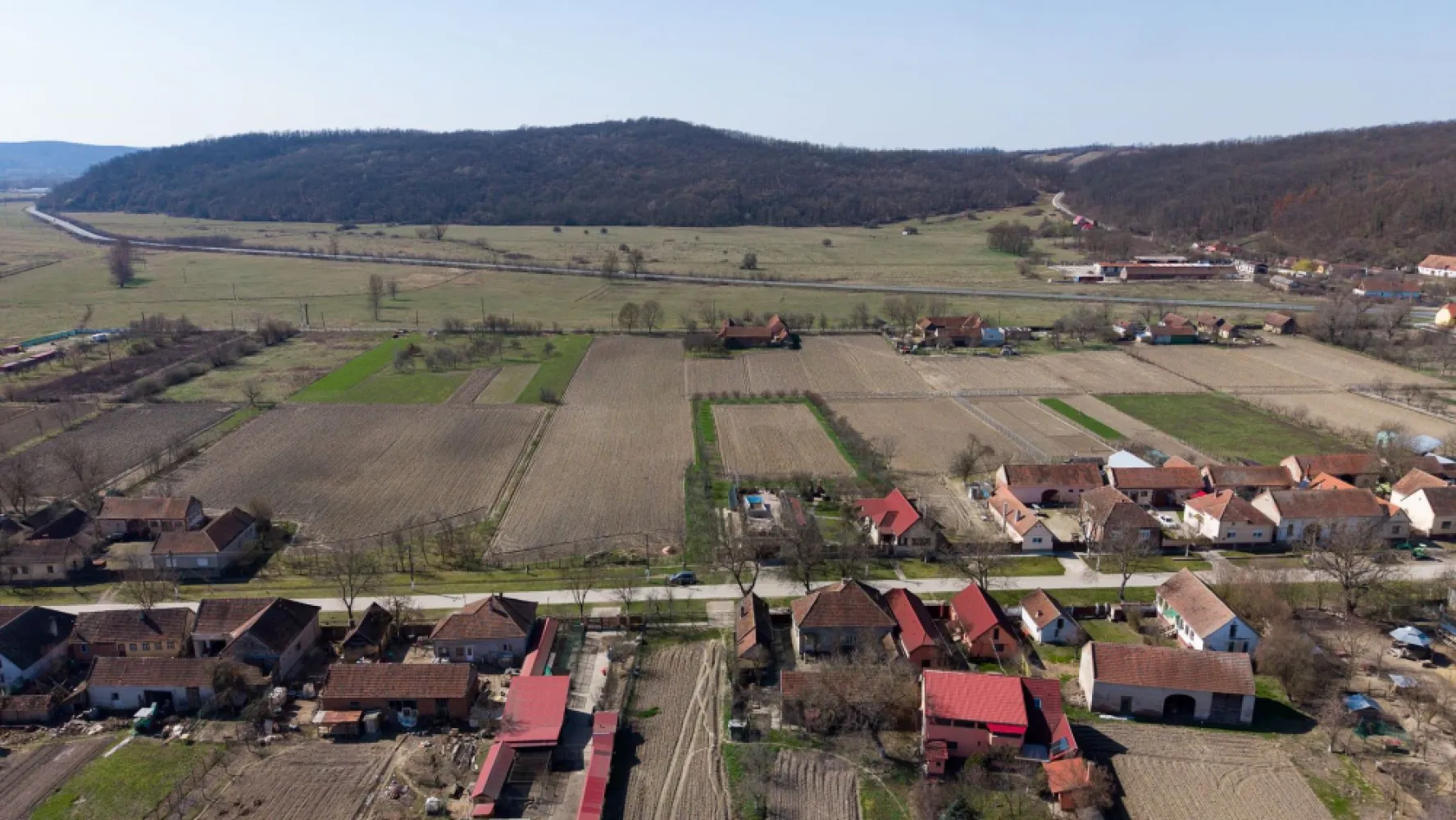 Loc de casă în Odvoș - Conop 3000mp