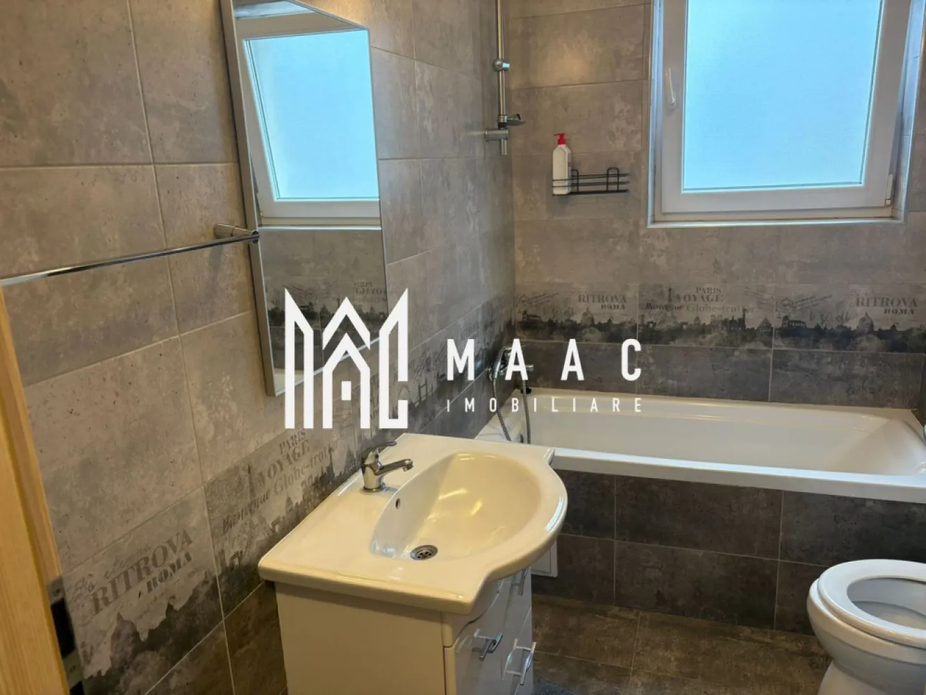 Apartament 2 camere de închiriat | Sibiu Hipodrom 3 | decomandat, parcare - Apartament 2 camere de închiriat în Sibiu, pe strada Doamna Stanca, în zona Hipodrom 3, cu 50 mp utili, compartimentare decomandată, balcon și loc de parcare inclus.

Detalii proprietate:
• Suprafață utilă: 50 mp
• Suprafață construită: 70 mp
• Compartimentare: decomandat
• Configurație: living, dormitor, bucătărie, baie, hol
• Etaj 2 din 6
• An construcție: 2018
• Stare interioară: finisat modern
• Complet mobilat
• Balcon de 7 mp
• 1 loc de parcare
• Lift în imobil
• Orientare Nord-Est
• Disponibil imediat

Zona Doamna Stanca oferă acces facil către Shopping City, centre comerciale, supermarketuri, farmacii, săli de fitness, școli și mijloace de transport, fiind o alegere practică pentru locuire într-un imobil modern din Sibiu.

Contactați echipa MAAC Imobiliare pentru o vizionare și pentru mai multe informații. Cod anunț CP3180322.