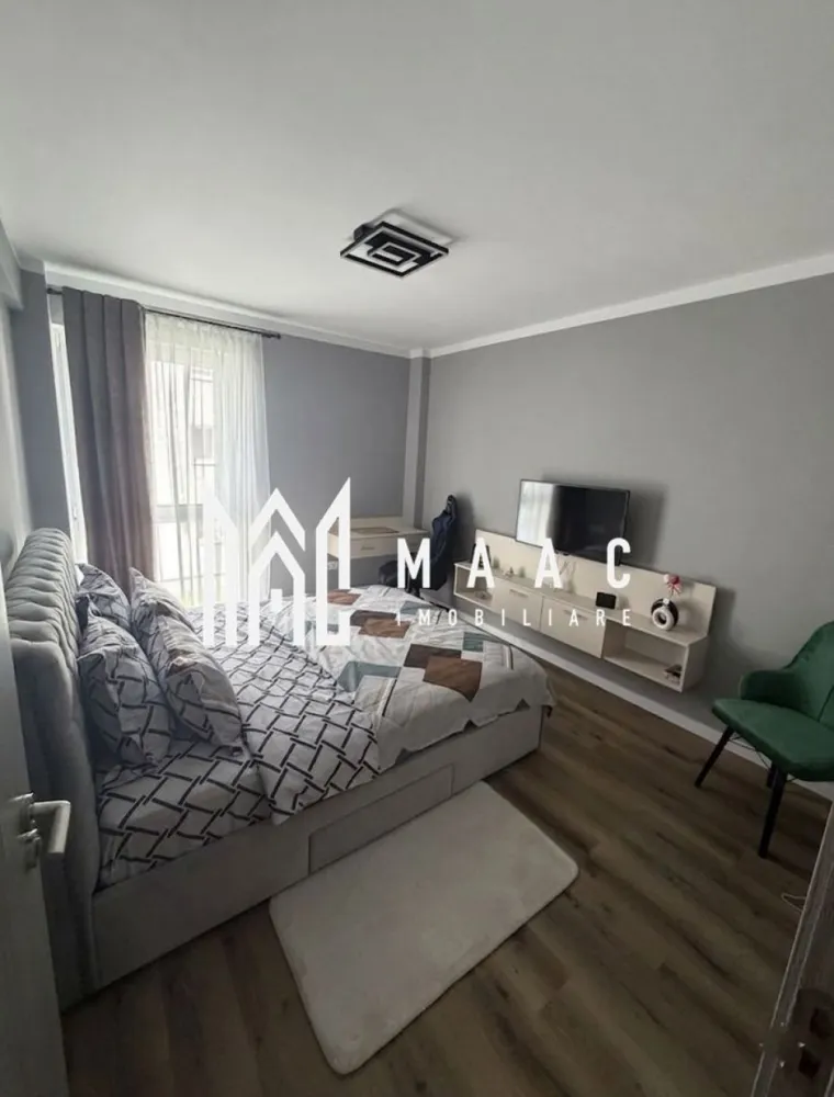 Apartament | 2 camere | 65 MPU | Balcon | Turnișor - MAAC Imobiliare vă propune spre închiriere un apartament spațios și complet mobilat, situat la etajul 1 al unui imobil nou, construit în anul 2024, lânga cartierul Magnolia.

Apartamentul are o suprafață utilă de 70 mp, este decomandat și dispune de un nivel ridicat de confort, fiind ideal pentru un cuplu, o persoană sau o familie.

Caracteristici:
2 camere
1 baie
1 bucătărie separată, complet mobilată și utilată
1 balcon de 9mp

loc propriu de parcare
clasă energetică A
încălzire prin pardoseală
aer condiționat
internet prin cablu și Wi-Fi
bloc izolat termic
parchet și uși interioare din lemn

Utilități:
Apă, canalizare, curent, gaz, telefon și CATV.

Apartamentul se închiriază complet mobilat și utilat, inclusiv cu:
Frigider
Aragaz
Hotă
Cuptor cu microunde
Cafetieră
Mașină de spălat rufe
Mașină de spălat vase
Robot de bucătărie
Sandwich-maker
Toaster
TV
Uscător de păr

Condiții închiriere: garanție în cuantumul unei chirii ,chiriaș pe termen lung

Facilități suplimentare:
Administrare imobil
Menaj
Supraveghere video

Pentru mai multe informații sau programarea unei vizionări, contactați-ne și specificați codul de identificare al proprietății ID: CP3181072.