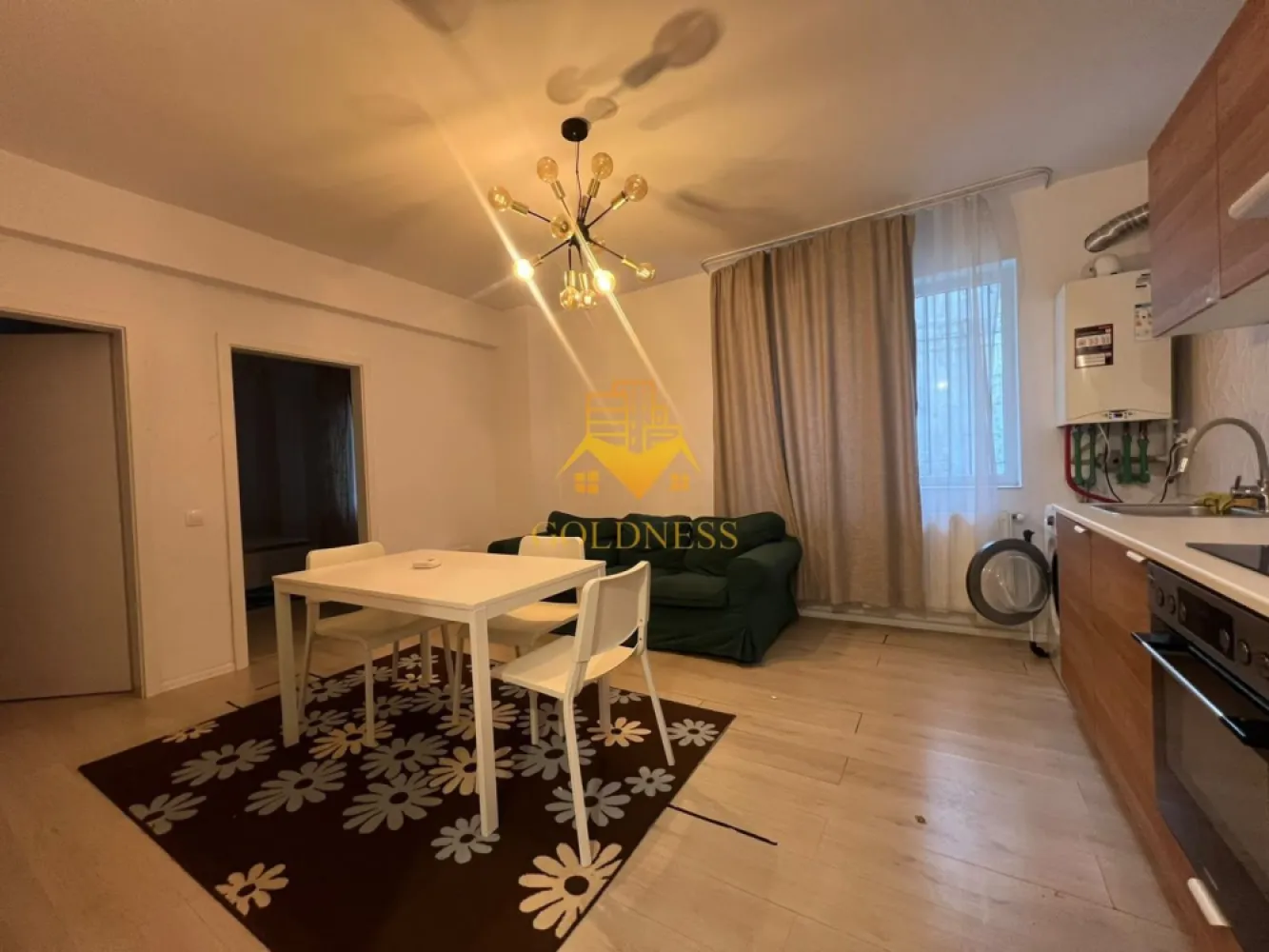 3 camere, modern, bloc nou, Baciu, Galaxiei zona Old GYM, Pet Friendly - GOLDNESS Imobiliare vă propune spre închiriere un apartament cu 3 camere complet mobilat și utilat, la demisol într-un imobil de 7 etaje, în Baciu. Apartamentul este compartimentat astfel:
 - dormitor cu pat matrimonial, spatiu pentru depozitare
 - dormitor cu pat matrimonial, spatiu pentru depozitare
 - living cu bucatarie open-space complet utilată, canapea extensibilă, loc de servit masa 
 - baie cu vana, calorifer port prosop inox și dulap pentru depozitare.

Imobilul este dotat cu toate cele necesare- centrală proprie, mașină de spălat haine, frigider, plită electrică, hotă, etc. 
Se află în apropierea stațiilor de transport în comun, magazine, restaurante, spații verzi, farmacii, etc. 
Posibilitate de parcare in zona !

Dacă sunteți interesați de acest apartament și doriți să îl vizionați, dar și pentru alte oferte sau detalii nu ezitați să ne contactați telefonic sau prin e-mail - goldnessimobiliare@gmail.com. Vă stăm la dispoziție!
