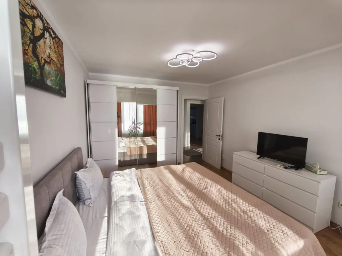 De vanzare apartament cu 3 camere , etaj 8/9 , Faleza, 165.000 euro