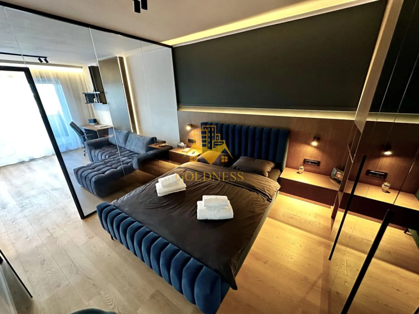 2 camere, Parcare, Premium, Elite Junior, Mega Image, Iris - GOLDNESS Imobiliare vă propune spre închiriere un apartament cu 2 camere complet mobilat și utilat, la etajul 4 într-un imobil de 7 etaje, în Iris.
Dispune de loc de parcare subterana!
Se află în apropierea stațiilor de transport în comun, magazine, restaurante, spații verzi, farmacii, etc.

Apartamentul este compartimentat astfel:
- dormitor cu pat matrimonial, dressing, noptiere
- living cu canapea extensibila, comoda tv, birou, loc de servit masa, AC
- bucatarie complet utilată și mobilată, loc de servit masa
- baie cu dus walk-in, dulap pentru depozitare.
- terasa de 15 mp

Imobilul este dotat cu toate cele necesare- centrală proprie, frigider, plita, hotă, mașină de spălat haine si vase, aer conditionat, tv, etc.

Dacă sunteți interesați de acest apartament și doriți să îl vizionați, dar și pentru alte oferte nu ezitați să ne contactați telefonic sau prin e-mail. Vă stăm la dispoziție!
Pentru intermediere se percepe un comision de 50% din prețul chiriei!