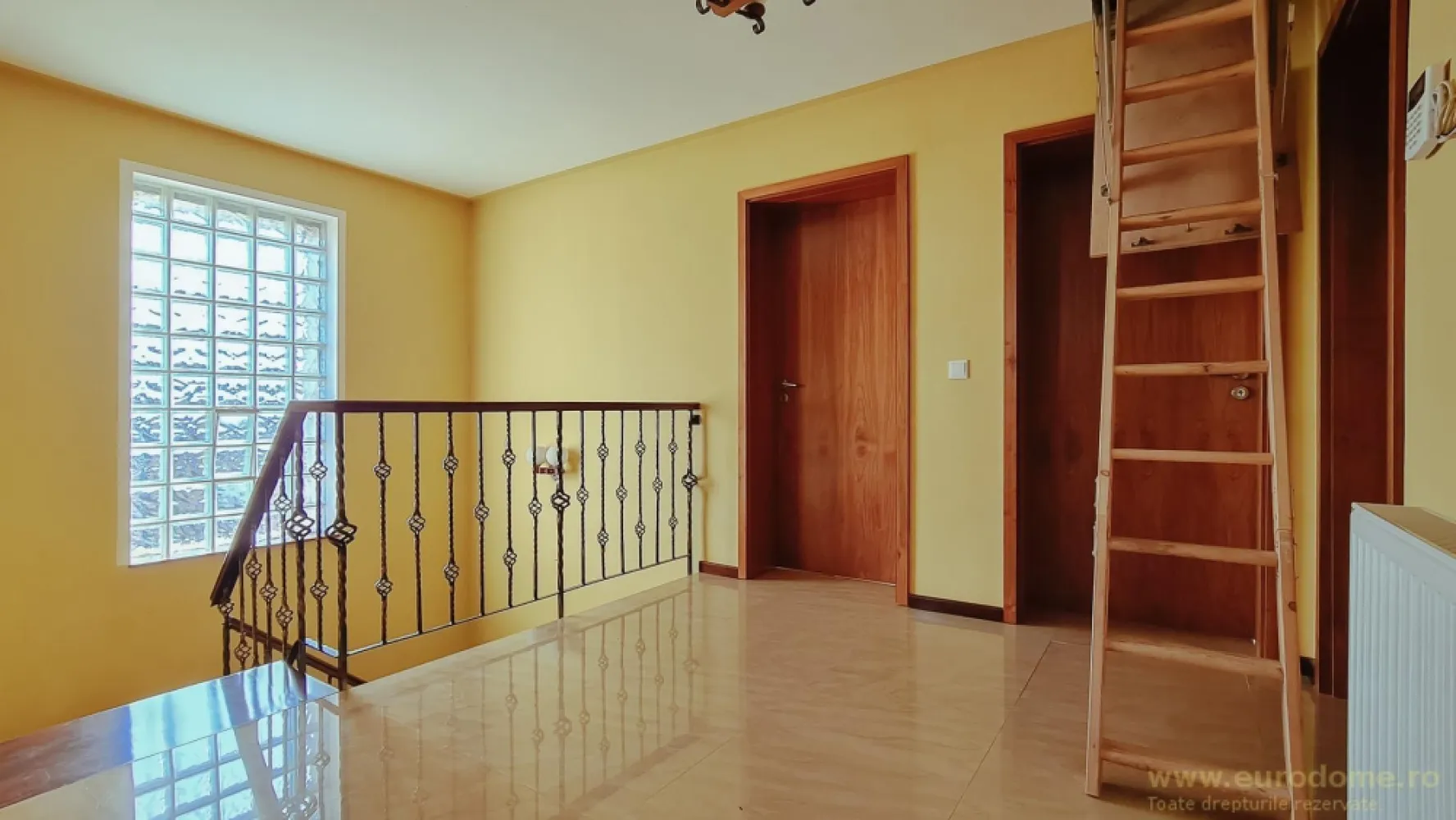 Casă nouă, intrare Stupini
