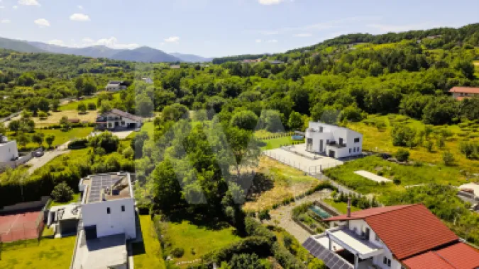 Teren 1340 mp în Cisnădioara – Cu Vedere la Cetatea Medievală și Munții Făgăraș