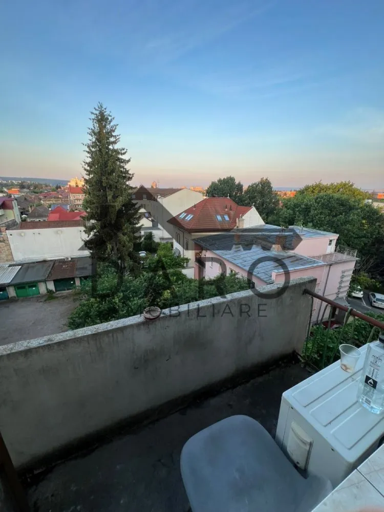 De inchiriat apartament 2 camere in centru