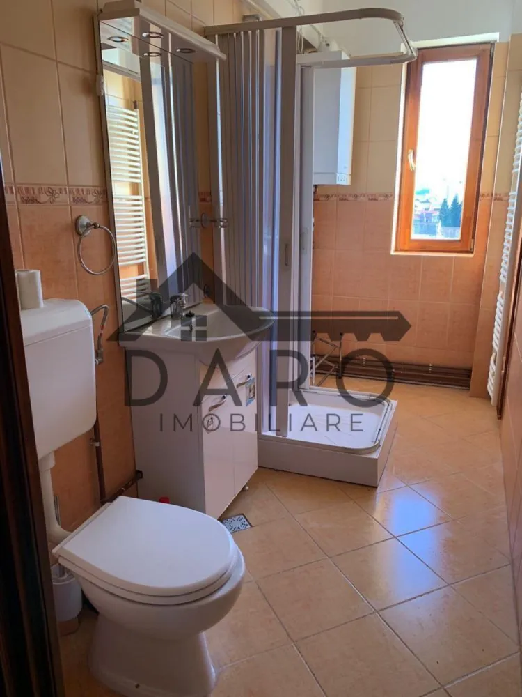 De inchiriat apartament 2 camere in centru