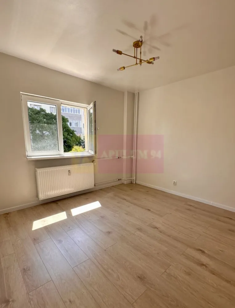 Apartament 4 camere Stefan Cel Mare-Badea Cartan - Compania imobiliara apulum94 va propune spre inchiriere un apartament de 4 camere confort 1 ,semidecomandat, etajul 4/10 situat in zona Stefan Cel Mare-Spitalul Colentina .Apartamentul este nemobilat, proaspat zugravit, usile de interior schimbate si Bucataria mobilata.Poate fi inchiriat pentru locuit dar si ca sediu de firma, propritarul se ocupa de obtinerea acordului de la vecini.
 Conditii la inchiriere: 1 chirie +! 1garantie si contract ANAF .
 Pentru mai multe detalii sau o eventuala vizionare a apartamentului va rog sa ma sunati la numarul deb telefon 0733683454- Dorin Dinu/ Apulum94