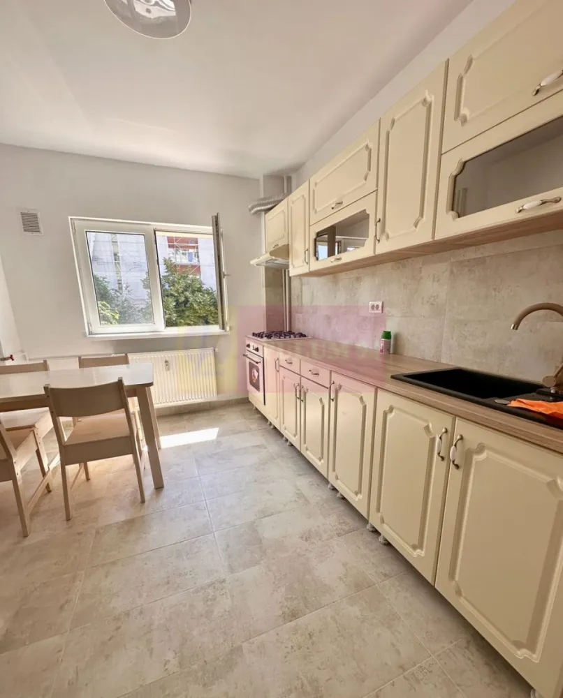 Apartament 4 camere Stefan Cel Mare-Badea Cartan