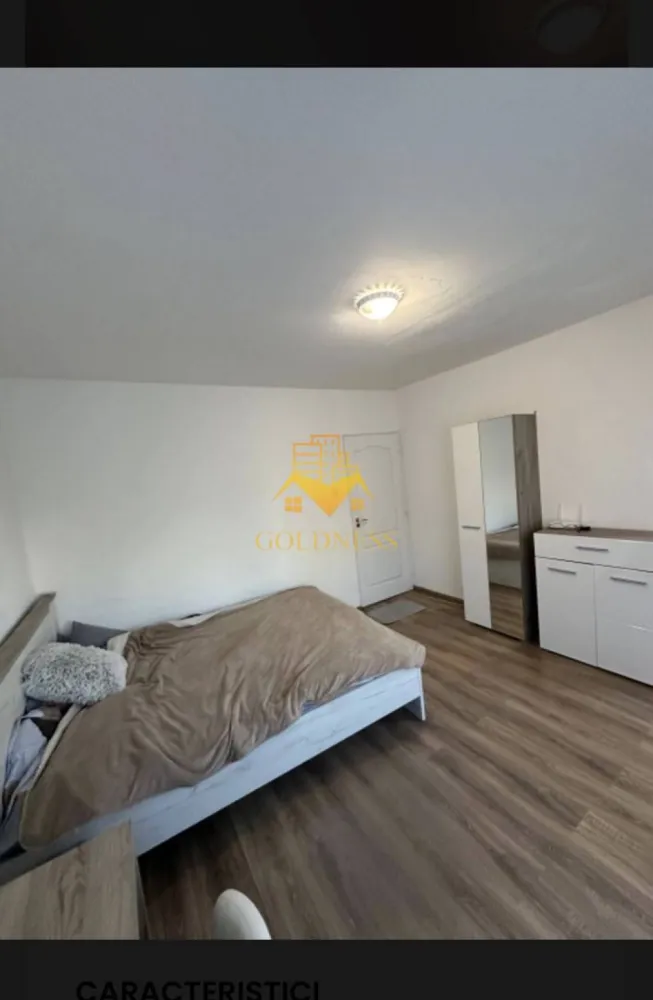 1 camera, Gheorgheni, Facultatea de Drept/Law, Nicolae Titulescu,Profi - GOLDNESS Imobiliare vă propune spre închiriere un apartament cu 1 camere complet mobilat și utilat, la etajul 3 într-un imobil de 4 etaje, în Cartierul Gheorgheni, foarte aproape de Facultatea de drept.
Posibilitatea de parcare în zona la liber.
Se află în apropierea stațiilor de transport în comun, magazine, restaurante, spații verzi, farmacii, etc. 

Apartamentul este compartimentat astfel:
 - camera cu pat matrimonial, dressing, noptiere, birou
 - bucătărie complet utilată și mobilată
 - baie cu cada, calorifer port prosop și dulap pentru depozitare.
 - balcon 3mp.

Imobilul este dotat cu toate cele necesare- termoficare, frigider, aragaz, hotă, mașină de spălat haine, etc. 

Dacă sunteți interesați de acest apartament și doriți să îl vizionați, dar și pentru alte oferte nu ezitați să ne contactați telefonic sau prin e-mail. Vă stăm la dispoziție!
Pentru intermediere se percepe un comision de 50% din prețul chiriei!