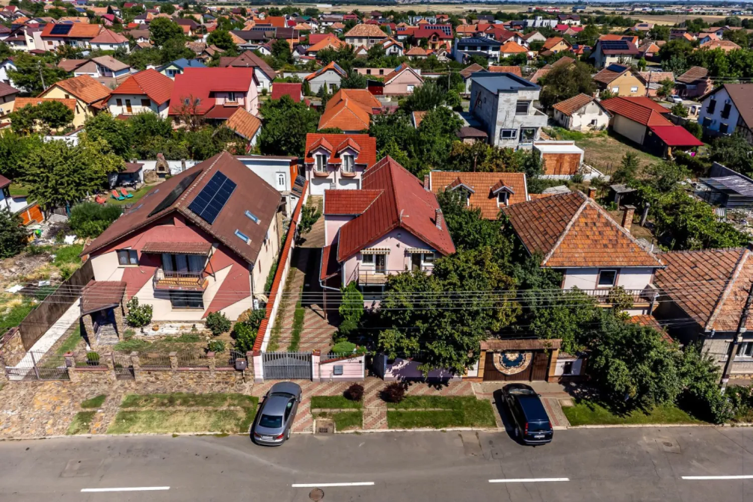 Vilă cu 6 camere în zona rezidențială - Poltura