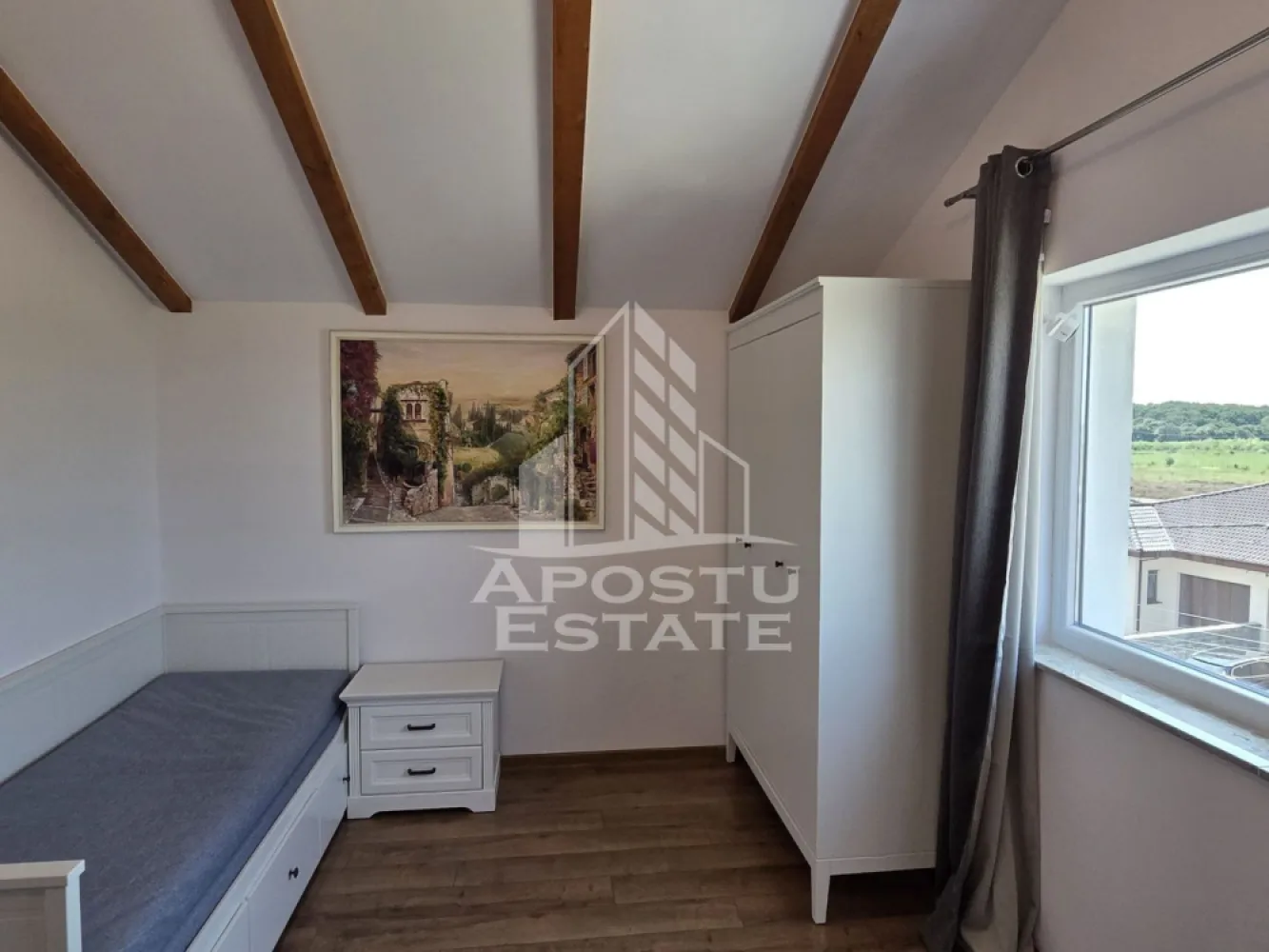 Apartament cu 3 camere, loc de parcare, in Dumbravita