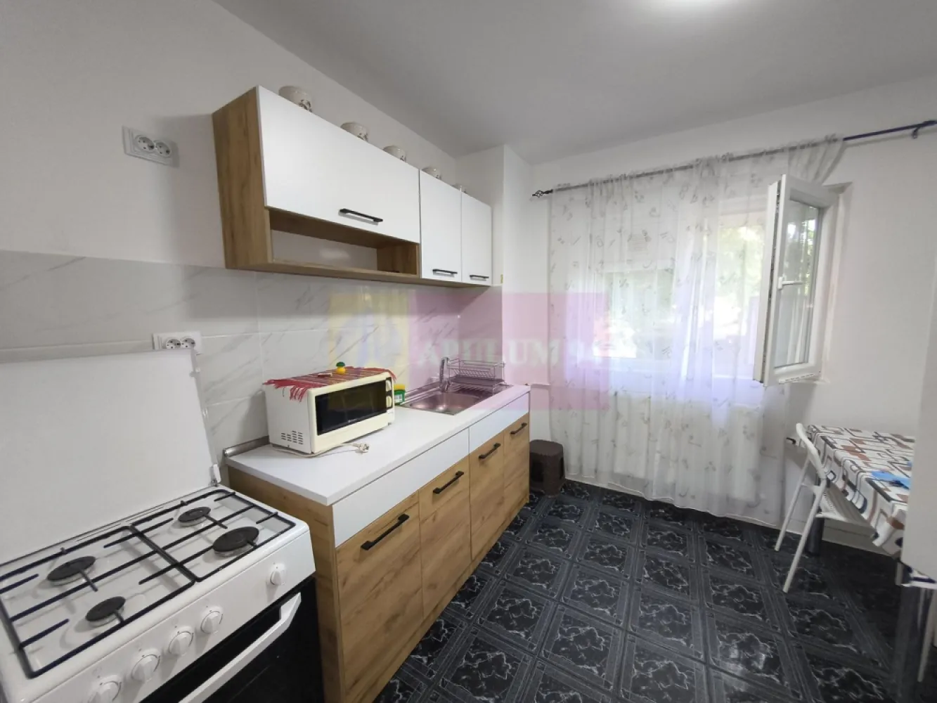 Apartament frumos lângă Metrou M2 și Parc