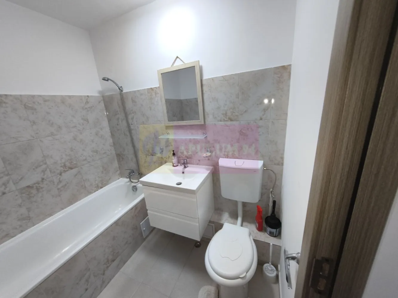 Apartament frumos lângă Metrou M2 și Parc