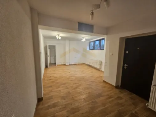 Spațiu de închiriat 26 mp | Piața Victoriei | Ideal birou, beauty sau servicii