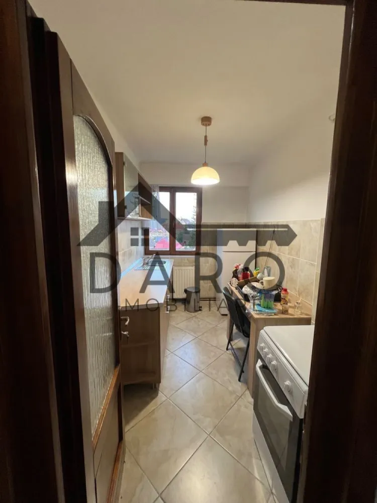 De inchiriat apartament 2 camere in centru