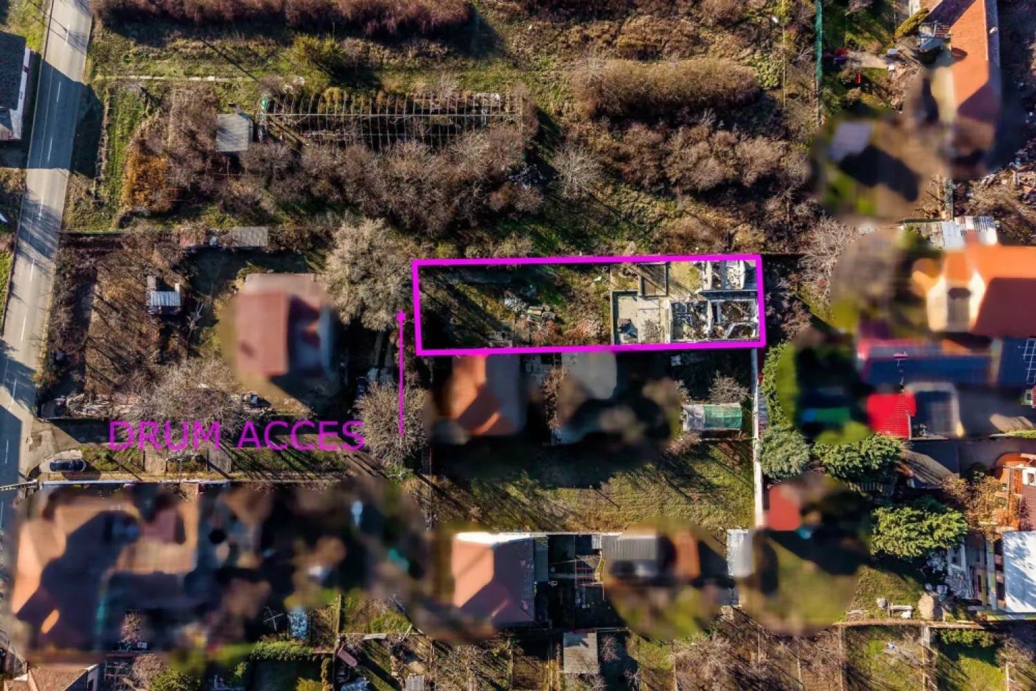 Teren 620 mp în Aradul Nou – lângă Tabacovici Residence | 105.000 € - Îți propun spre vânzare un teren de 620 mp, situat într-o zonă rezidențială liniștită din Aradul Nou, chiar lângă Tabacovici Residence – un cartier ales de oameni care își doresc confort, siguranță și intimitate.

Poziționare specială:
Terenul este amplasat pe o stradă înfundată, care deservește exclusiv această proprietate.
Fără trafic. Fără zgomot. Doar liniște.
Un loc unde te poți imagina trăind:
dimineți liniștite, o curte exact așa cum o visezi, o casă construită după regulile tale, într-o zonă unde vecinătățile sunt atent alese.

 Avantaje importante:
✔ suprafață ideală – 620 mp
✔ toate utilitățile disponibile
✔ zonă exclusivistă, cu potențial foarte bun de valorizare
✔ perfect pentru familie sau cuplu

Preț: 105.000 € | Comision 0% pentru cumpărător

Acesta nu este doar un teren.
Este locul unde poate începe povestea casei tale.

📞 Pentru detalii și vizionare:
Sebastian Nica – 0722 252 639

Nu dispui de toată suma? Te ajutăm noi gratuit! Îți obținem oferte de la 16 bănci.

Ai o proprietate de vânzare în Arad și vrei să știi cât valorează cu adevărat?
Sună-mă pentru o evaluare gratuită, fără obligații.

Birou: ACASĂ | Agenție imobiliară Arad
Bulevardul Decebal 2, Arad 310133