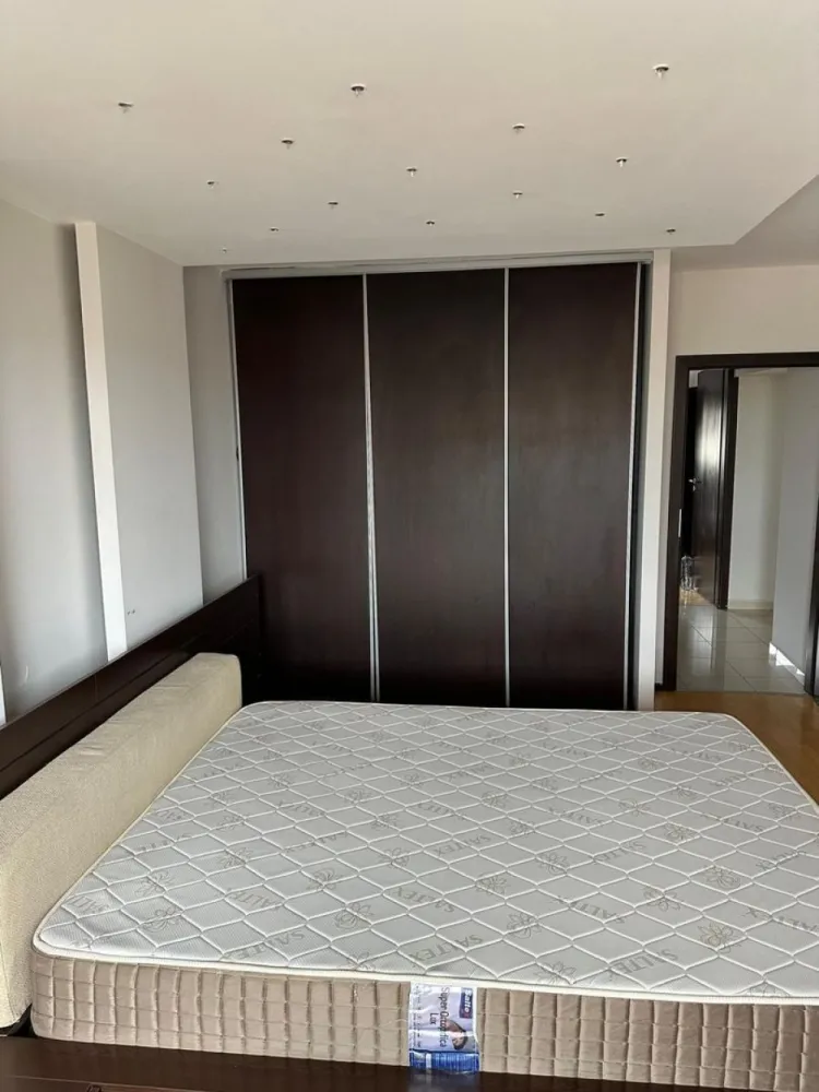 Inchiriere 3 camere termen scurt minim 1 luna , Centru - Unirii, - Inchiriere apartament de 3 camere decomandat termen scurt, se accepta studenti sau studenti Erasmus, spatios, in zona pasajului Marasesti, Sectorul 3.
Apartamentul este situat la etajul 8, este complet mobilat si utilat.
Nu se accepta animale de companie, se inchiriaza doar pe baza de contract, o luna chirie + o luna garantie.
Disponibil imediat . Seinchiriaza complet mobilat si utilat.
Va stam la dispozitie pentru informatii suplimentare sau pentru programarea unei vizionari.

Comisionul agentiei este 50% prima luna.

Cu deosebita consideratie, 
Arbore Real Estate
