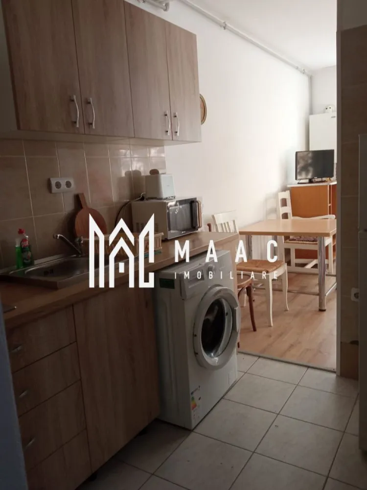 Garsoniera | Etaj 2 | 24 MPU | Terezian - MAAC Imobiliare vă propune spre închiriere o garsonieră situată în cartierul Terezian, într-o zonă liniștită și accesibilă, aproape de mijloacele de transport în comun și de toate facilitățile necesare traiului de zi cu zi.

Locuința este amplasată la etajul 2 și este complet mobilată și utilată, fiind pregătită pentru mutare imediată.

Detalii proprietate
Etaj 2
Garsonieră practică și bine compartimentată
Complet mobilată și utilată
Disponibilă imediat
Dotări și beneficii
Mobilier complet
Bucătărie utilată
Baie funcțională
Electrocasnice necesare pentru confortul zilnic
Spațiu ideal pentru o persoană sau un cuplu
Avantaje locație
Situată în cartierul Terezian
Stații de transport în comun în apropiere
Magazine de cartier la câteva minute de mers pe jos
Acces rapid către centrul orașului
Aproape de farmacii, supermarketuri și alte puncte de interes
Potrivită pentru
Persoană singură
Cuplu
Studenți sau angajați care își doresc acces facil către principalele zone ale orașului