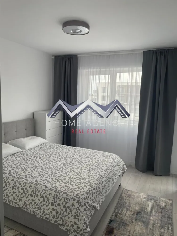 Apartament 2 camere Tunari | vedere spre pădure, include parcare - Descoperă un apartament cochet și elegant, disponibil imediat spre închiriere, situat în cadrul ansamblului rezidențial La Foresta Tunari, într-o zonă verde, liniștită și sigură, chiar lângă pădure. 📍 Etaj 2/2, într-un bloc nou, cu lift, proprietatea oferă un mix ideal de confort, funcționalitate și intimitate pentru cei care apreciază liniștea și aerul curat, dar și apropierea de București. ✅ Dotări și beneficii: - Complet mobilat și utilat (mașină de spălat rufe și vase, A/C etc.) - Încălzire în pardoseală - Living luminos + dormitor spațios - Bucătărie închisă - Terasă generoasă cu vedere spre pădure - Parcare deschisă în complex - Mijloace de transport în comun la intrarea în complex Situat la marginea pădurii, apartamentul oferă un cadru ideal pentru relaxare și locuire de calitate, într-un mediu verde și aerisit. 📞 Programează acum o vizionare! }}