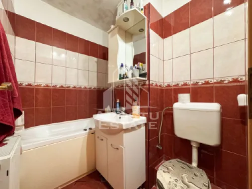 Apartament cu 4 camere de vanzare, etaj intermediar, 80 mpu, Sagului,