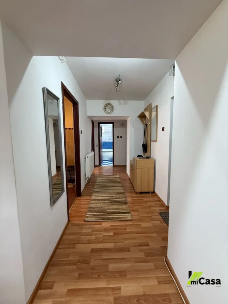 Apartament 2 camere, Mazepa 1 - Agentia Micasa va ofera spre inchiriere un apartament cu 2 camere in Mazepa 1, Complex Ancora, Bloc R5, etajul 2. Se accepta doar pe perioade lungi, minim un an. Nu se accepta fumatori si animale de companie. 
450/luna (negociabil) + garantie
