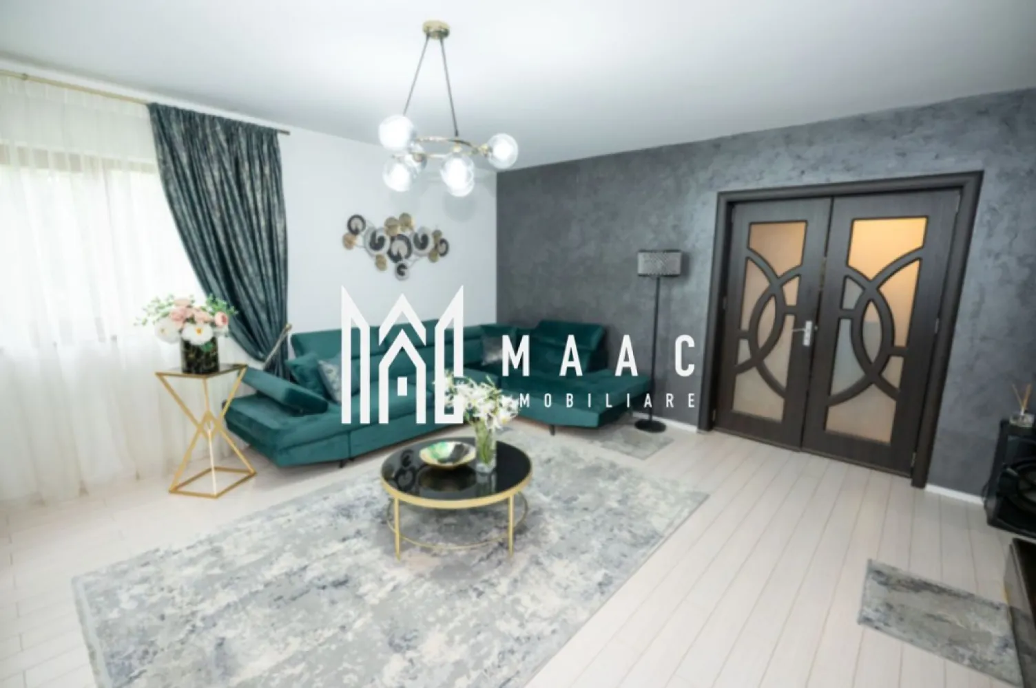 Casă duplex 4 camere | Vlădești, Vâlcea | 142 mp utili, teren 417 mp - Casă duplex cu 4 camere, în regim P+1, situată în Vlădești, Vâlcea, cu 142 mp utili, teren de 417 mp și predare complet mobilată și utilată.

Detalii proprietate:
• Suprafață utilă: 142 mp, suprafață construită: 172 mp
• Teren: 417 mp
• Construită în 2011, construcție finalizată, din cărămidă
• Stare: ultrafinisată
• Compartimentare: living, bucătărie, 3 dormitoare, 2 băi, hol, casa scării
• 2 balcoane, 1 terasă și 2 locuri de parcare
• Izolație termică exterioară și centrală termică pe lemne
• Se vinde complet mobilată și utilată

Proprietatea este amplasată pe Strada Vlădești, în localitatea Vlădești, cu acces facil către municipiul Râmnicu Vâlcea.

Contactați echipa MAAC Imobiliare pentru detalii suplimentare și programarea unei vizionări. Cod anunț CP3181800.